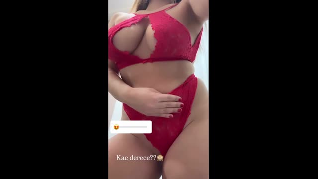Elif Karaaslan: Onlyfans Kırmızı Dantel Tangayi Okşuyor | HD İzle