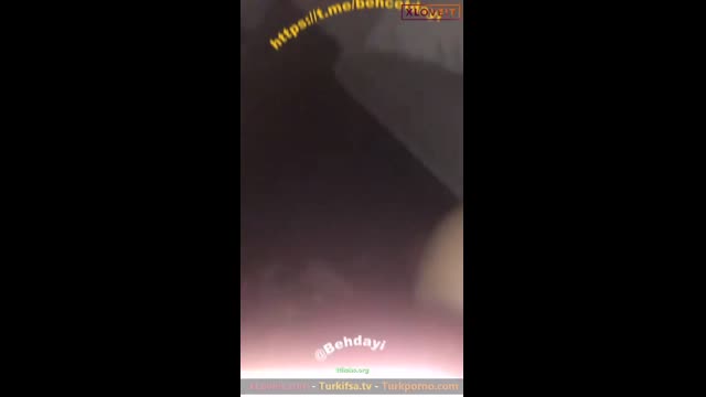 Kalcalarini Açıp Gobek Yaklastiriyor · Ilcin Karagoz İfşa Videosu